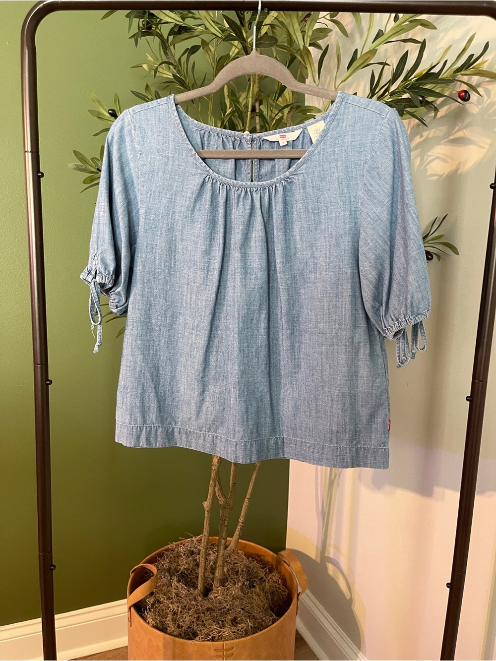 Levi's Light Blue Chambray Scoop Neck Blouse